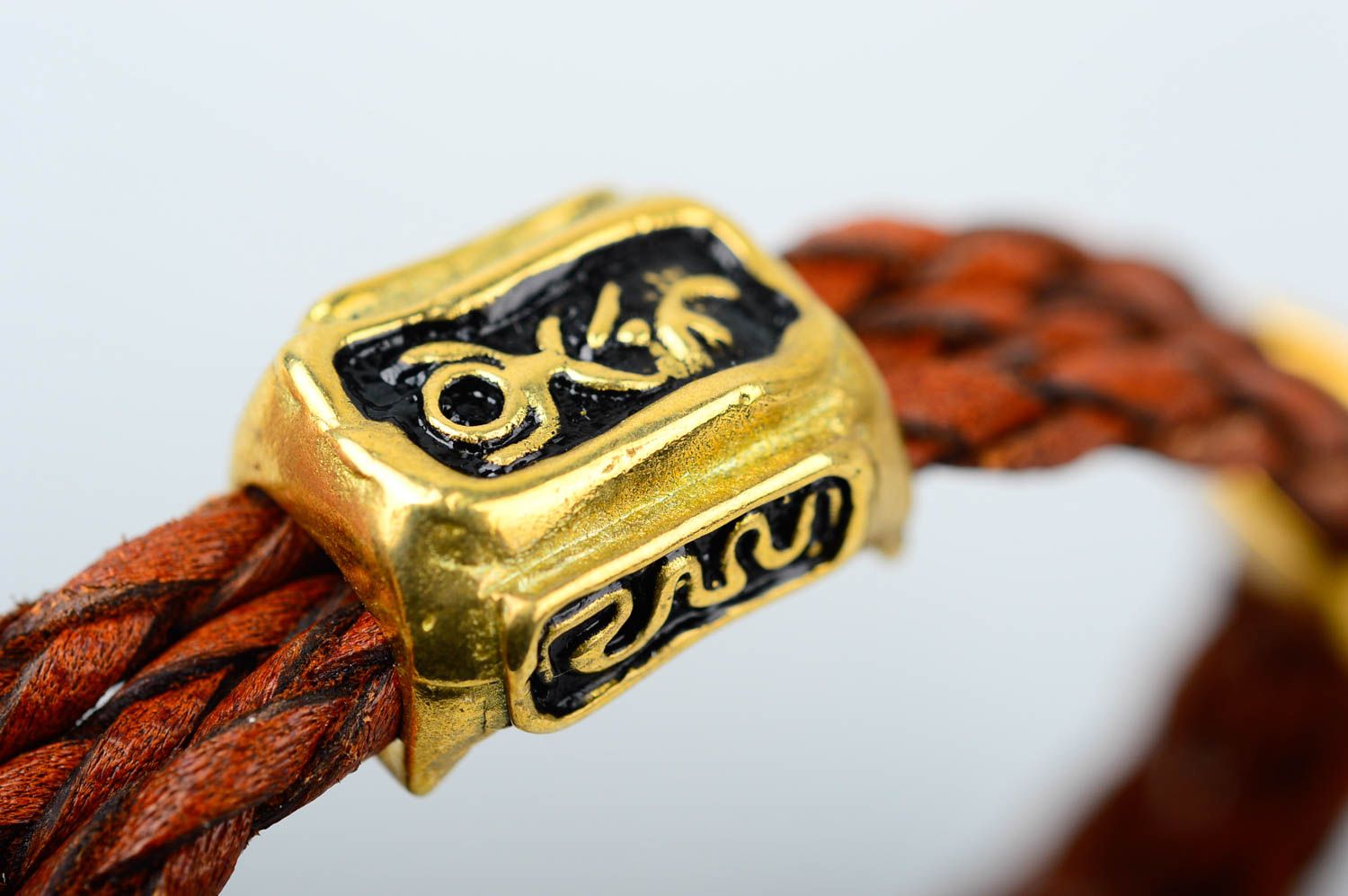 Кожаный браслет ручной работы браслет на руку украшение из кожи коричневое фото 4