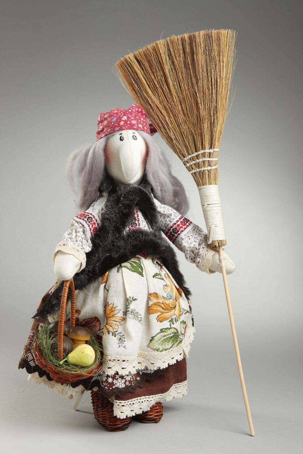 Muñeca artesanal de algodón decoración de interior juguete decorativo Baba-Yagá foto 1