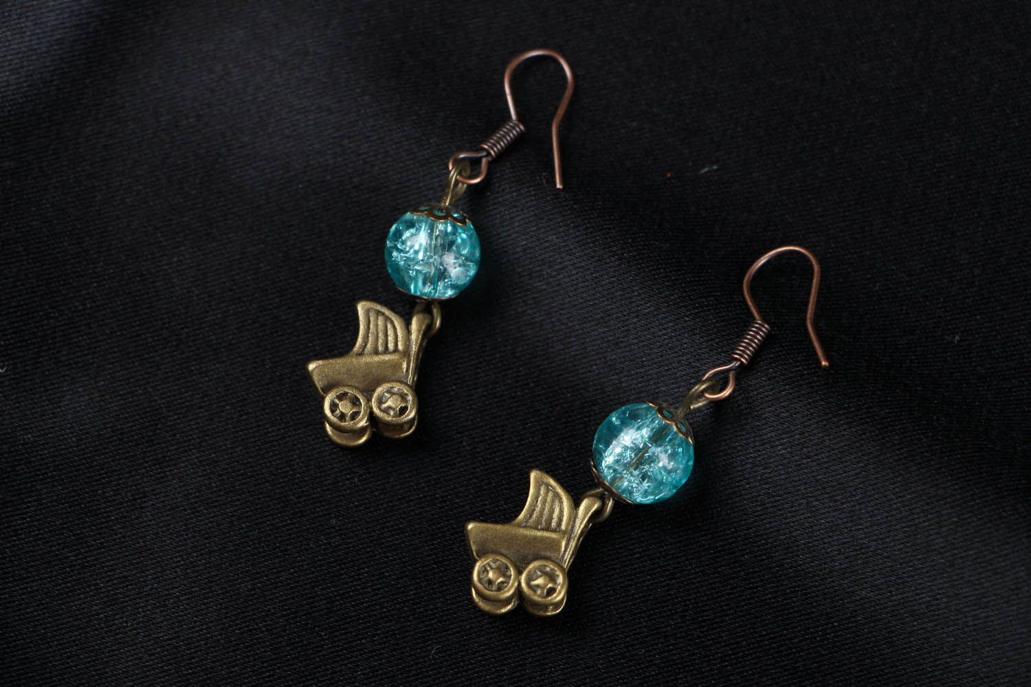 Earrings with crystal  photo 1