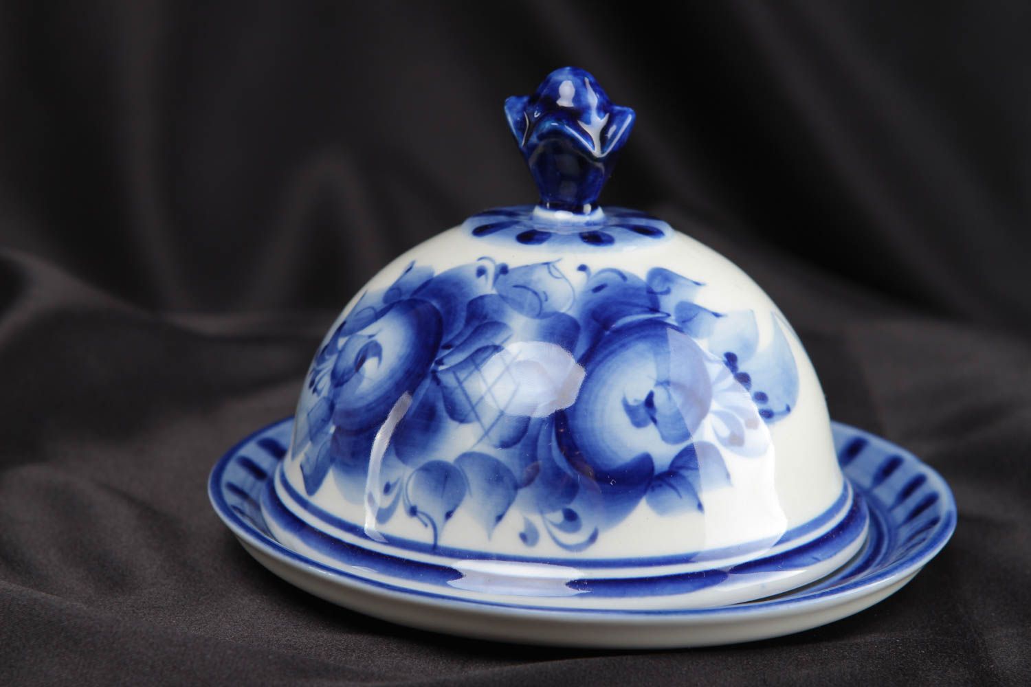 Porcelain butter dish with Gzhel painting photo 5