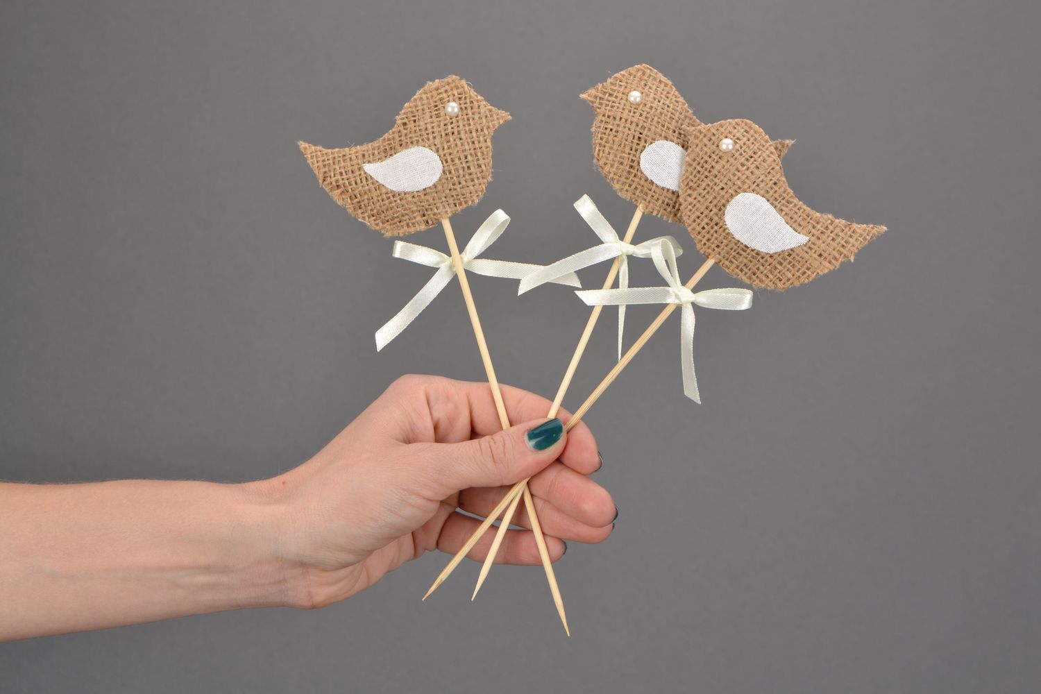 Set of 5 handmade burlap decorations on sticks for flowerpot birds with white wings photo 2