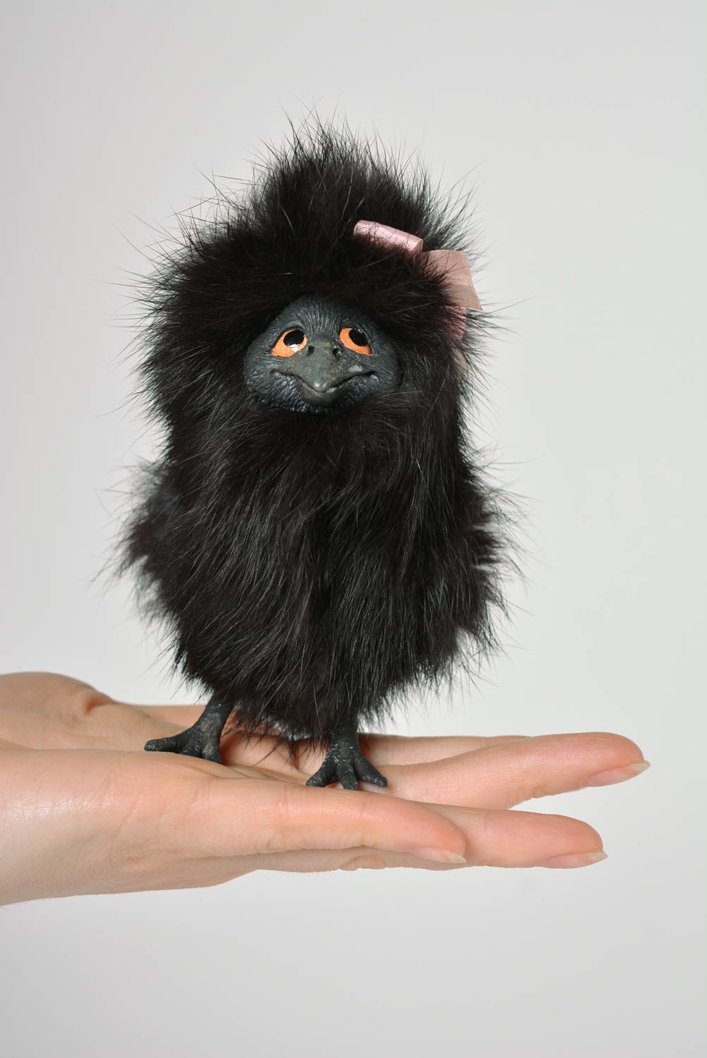 Игрушка ручной работы мягкая игрушка в виде ворона интерьерная игрушка черная фото 3