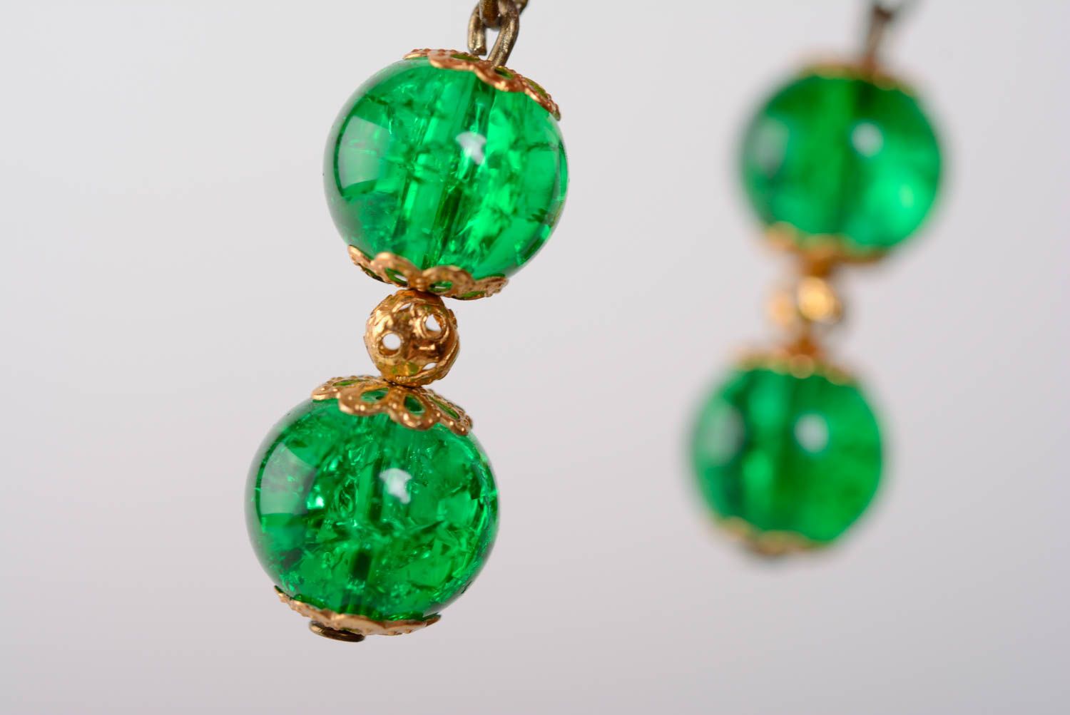 Grüne schöne künstlerische Perlen Ohrringe aus Glas grelle auffallende GHandarbeit foto 3