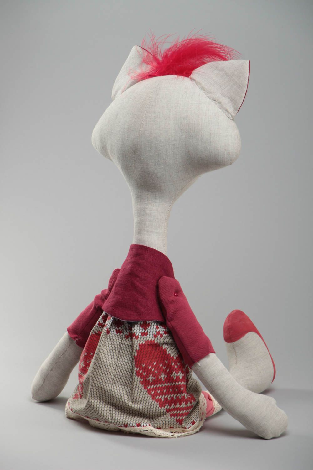 Текстильная игрушка кошка из льна в платье светлая красивая необычная хэнд мейд фото 4