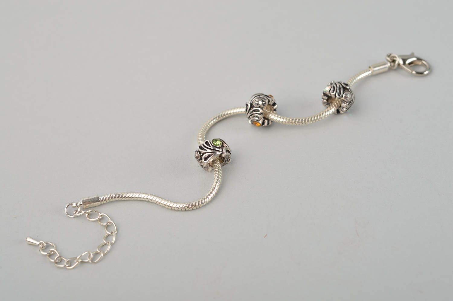 Bracelet fin Bijou fait main en métal avec perles fantaisie Cadeau femme photo 4