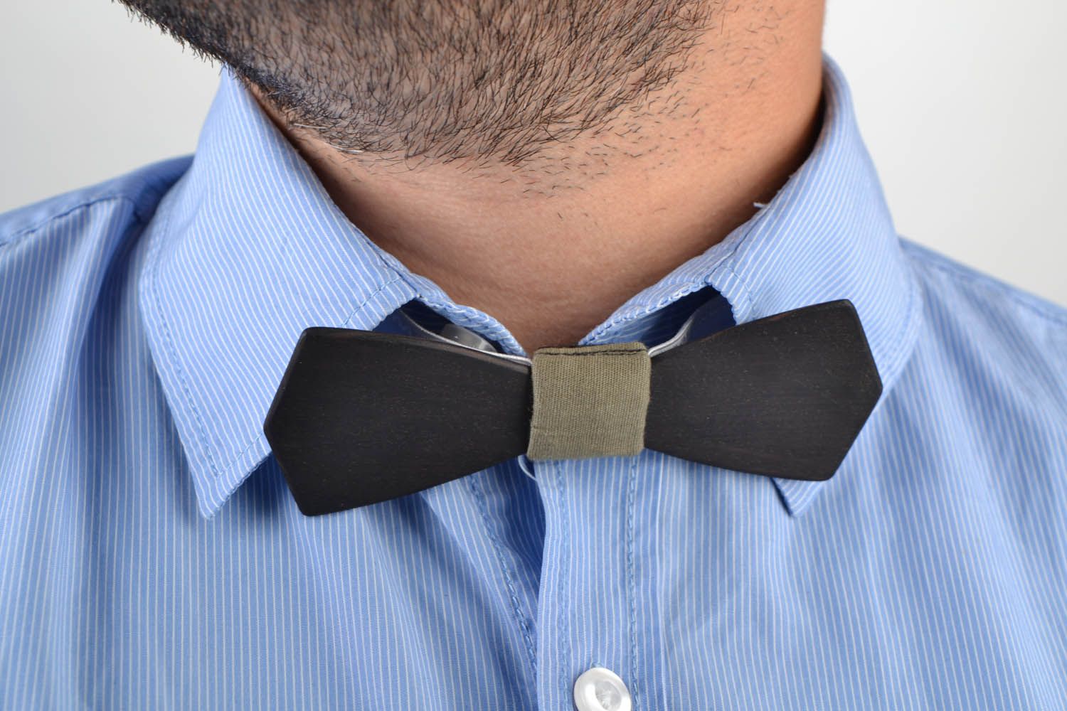 Wooden bow tie photo 4