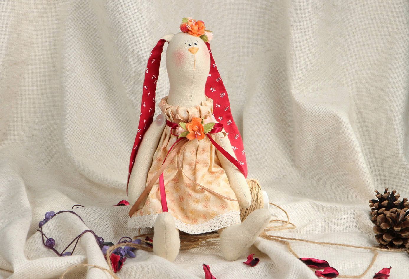 Интерьерная игрушка Зайчиха в платье фото 5