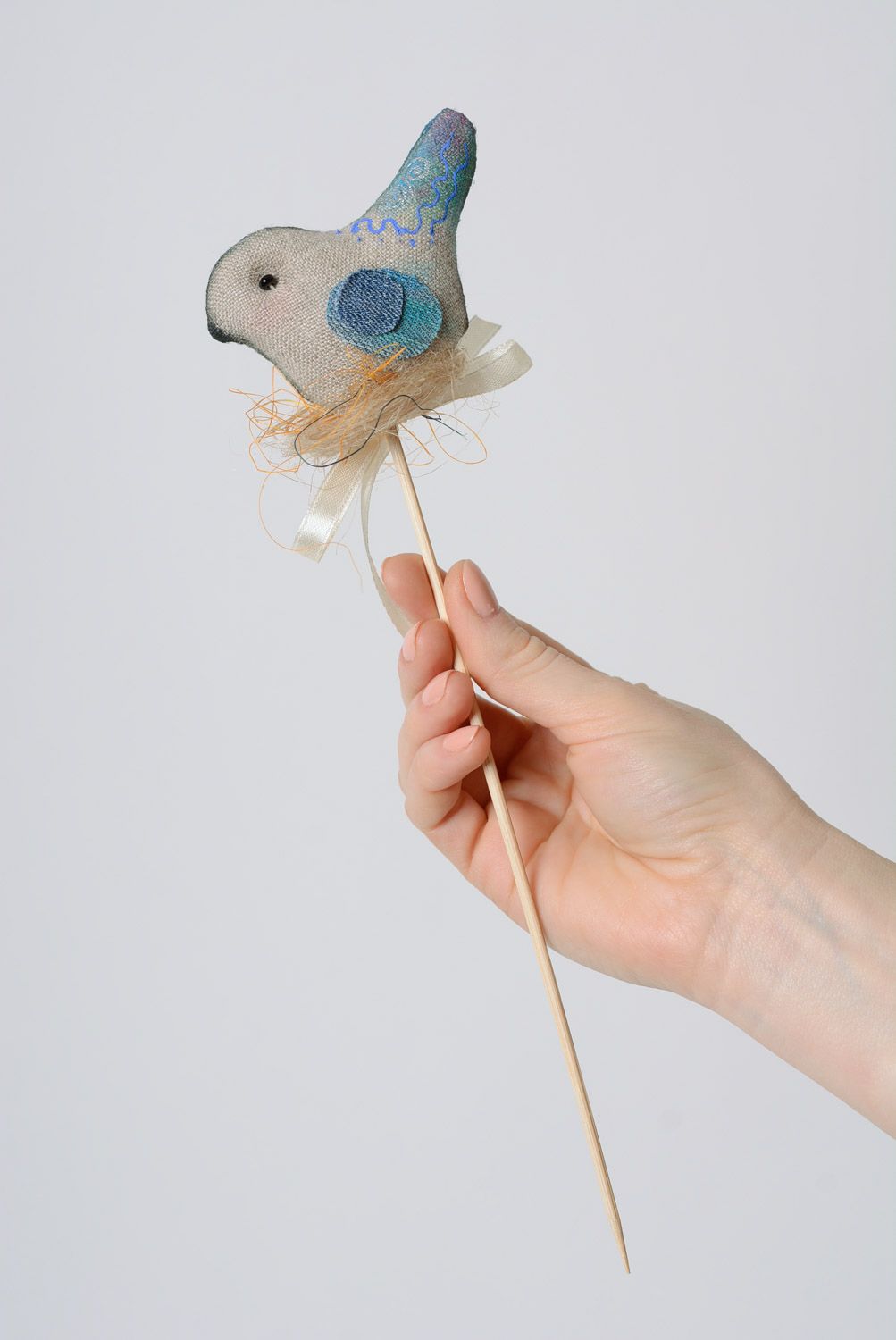 Тканевая птичка на палочке для комнатных растений разрыхлитель из льна handmade фото 1