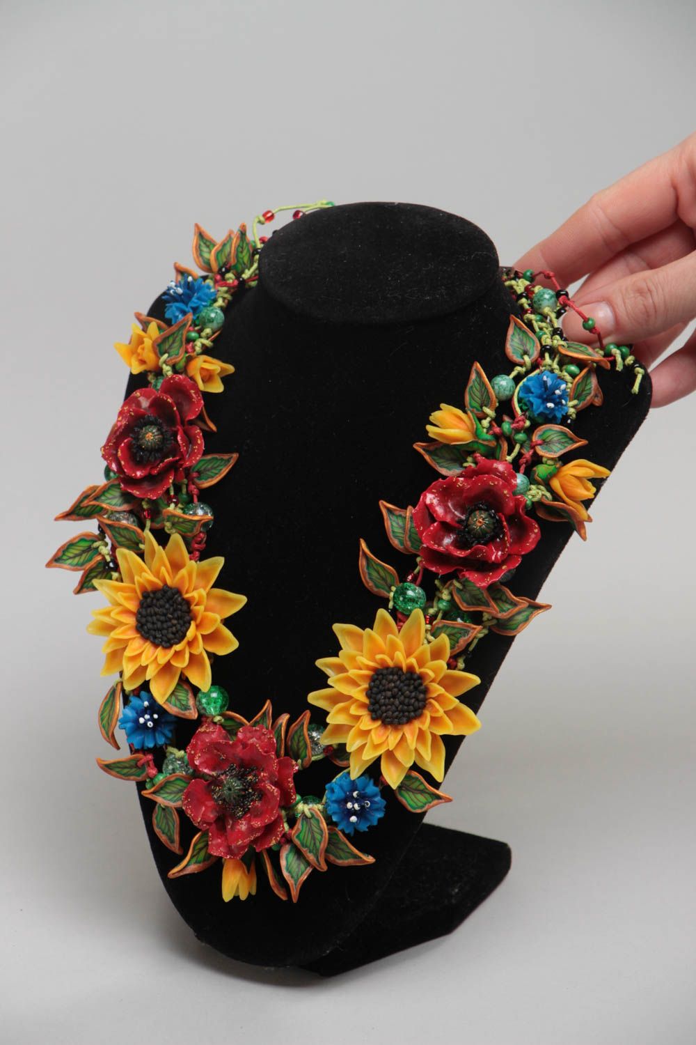 Ожерелье из полимерной глины с полевыми цветами маками и подсолнухами хэнд мэйд фото 5