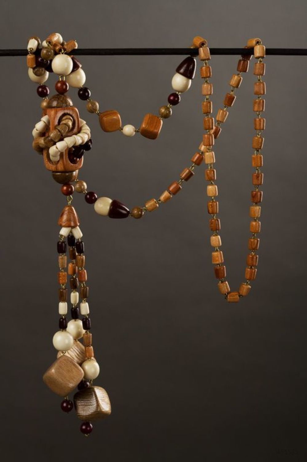Long wooden beaded necklace photo 1