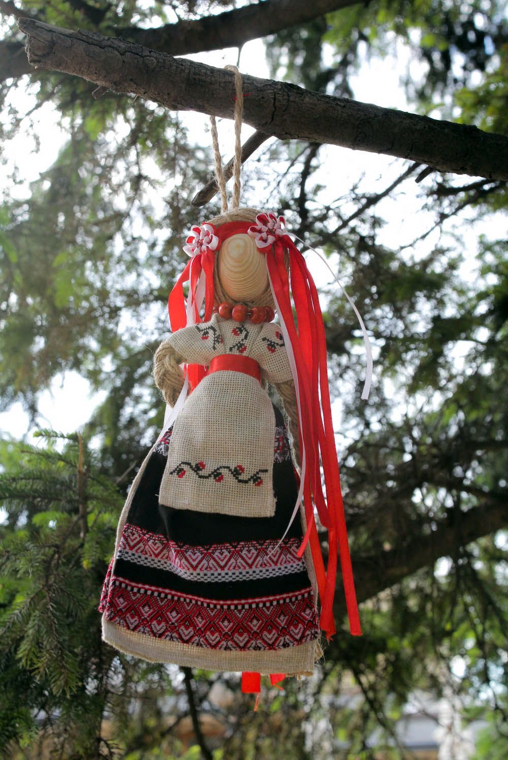 Boneca étnica protectora feita à mão de tecido de linho foto 5