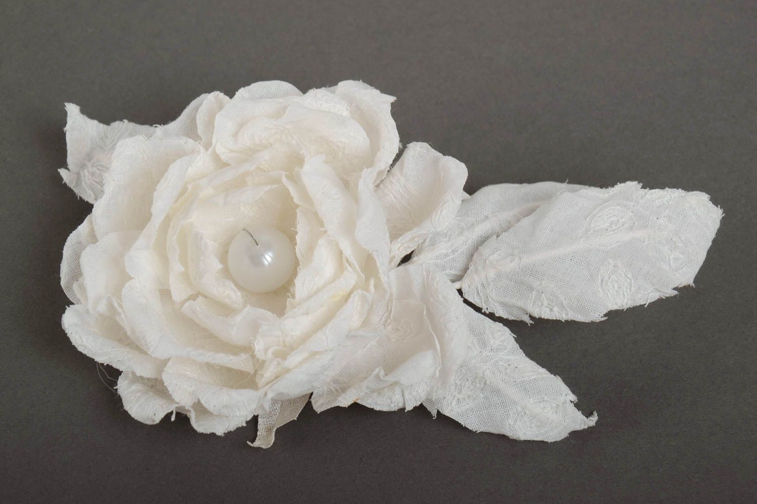 Handmade designer festive snow white cotton flower brooch hair clip with bead photo 4
