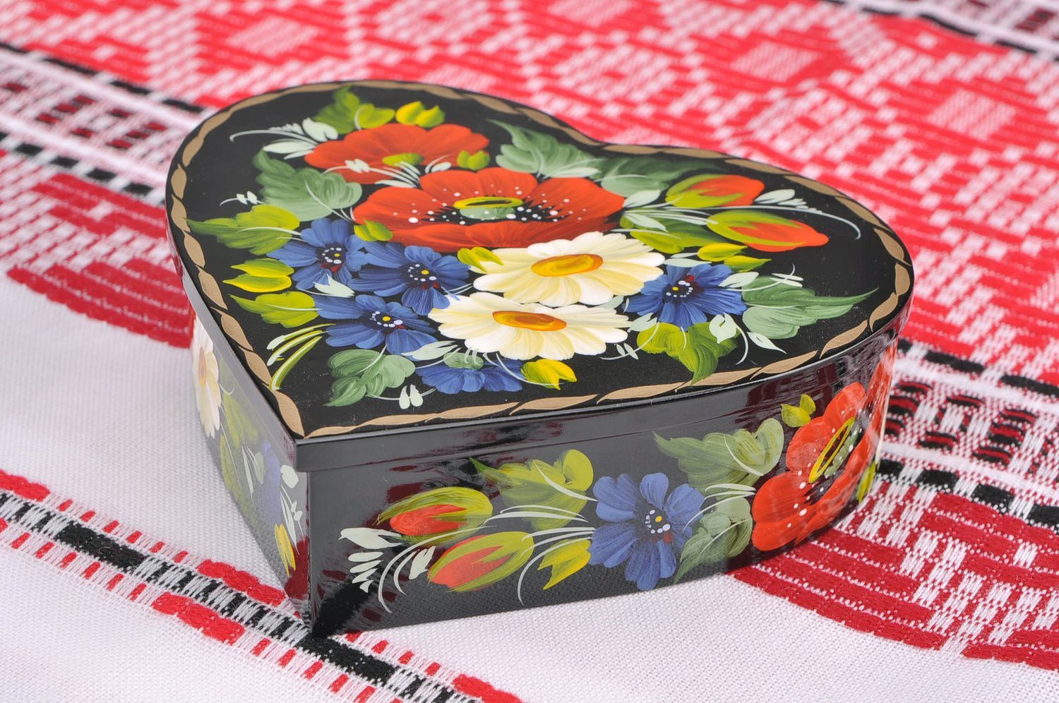 Caja de madera pintada a mano  “Amapolas, manzanillas y nomeolvides” foto 4