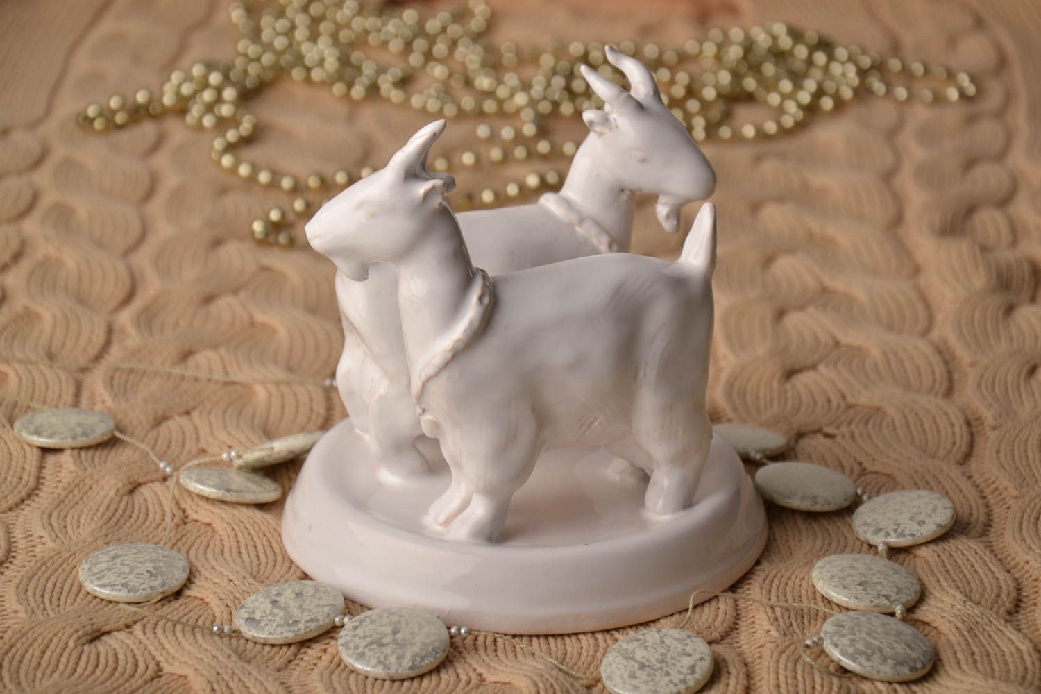 White ceramic statuette Goats photo 1