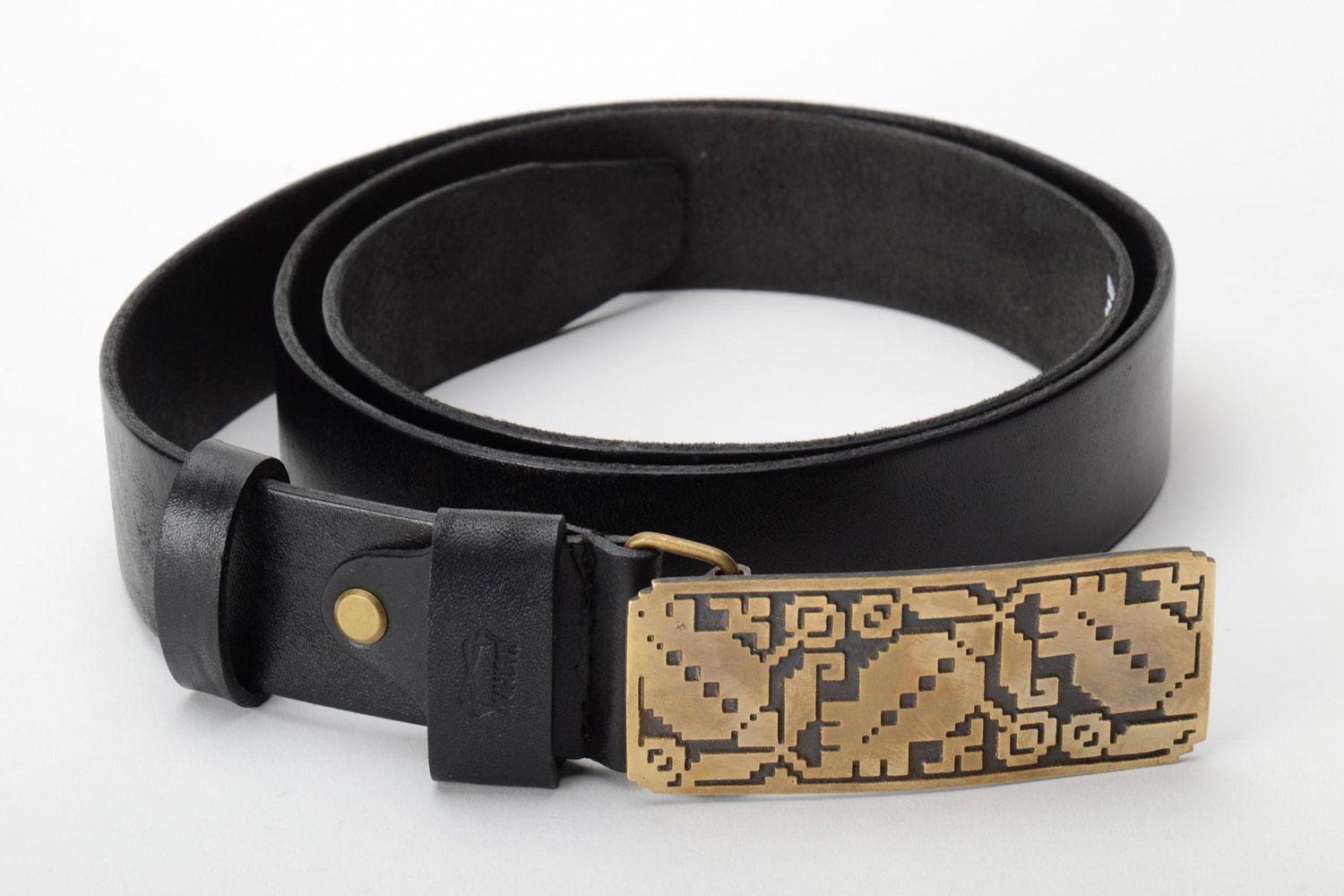 Handmade genuine leather belt with metal buckle in embossment in the shape of lion photo 2