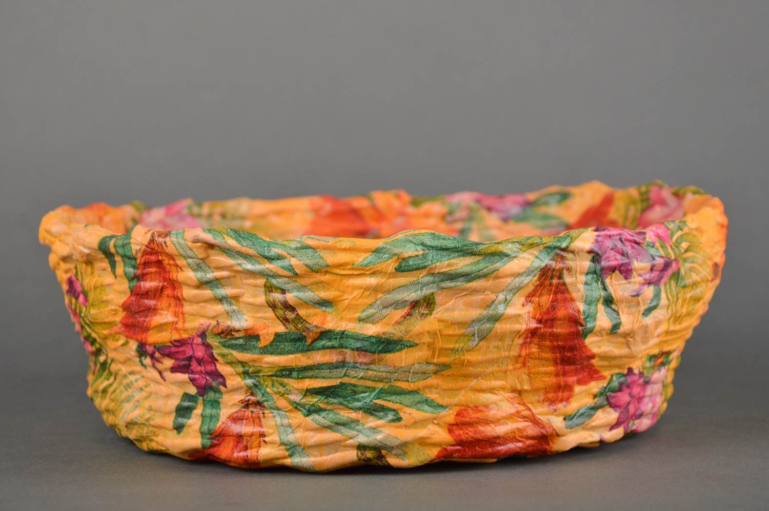 Canasta de pan hecha a mano multicolor elemento decorativo regalo para amigos foto 1