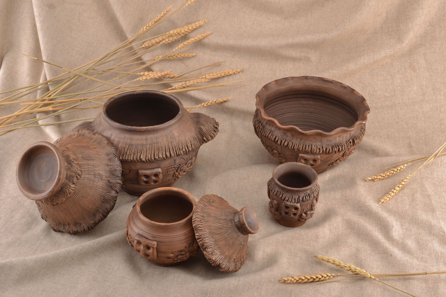 Set of ceramic dishes photo 5