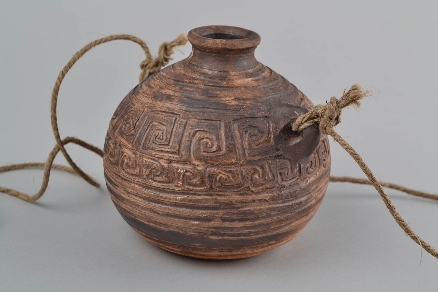 Gourde céramique brune ronde faite main originale avec anses et ficelle 50 cl photo 3