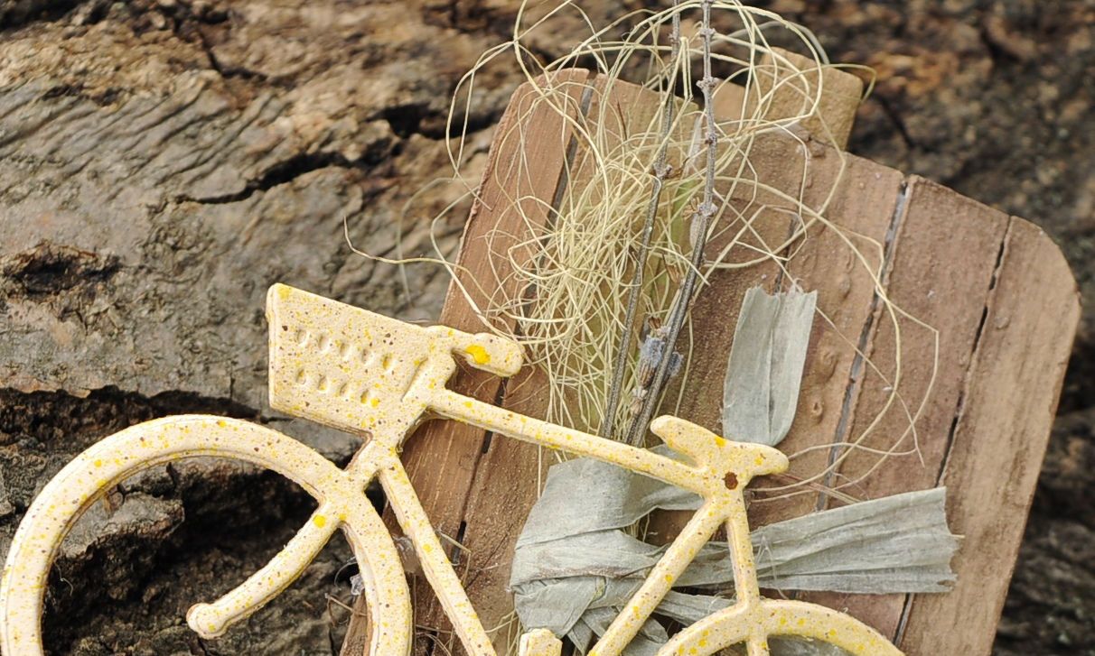 Decorative clothespin with dried flowers Bicycle photo 1