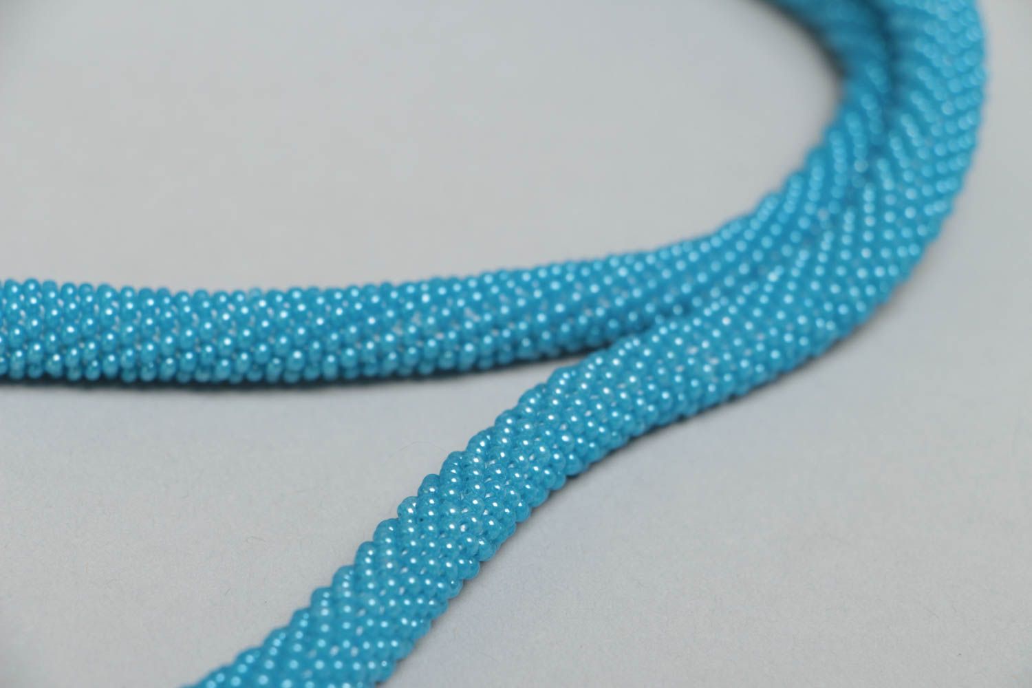 Collier spirale en perles de rocaille tchèques fait main lariat couleur bleue photo 3