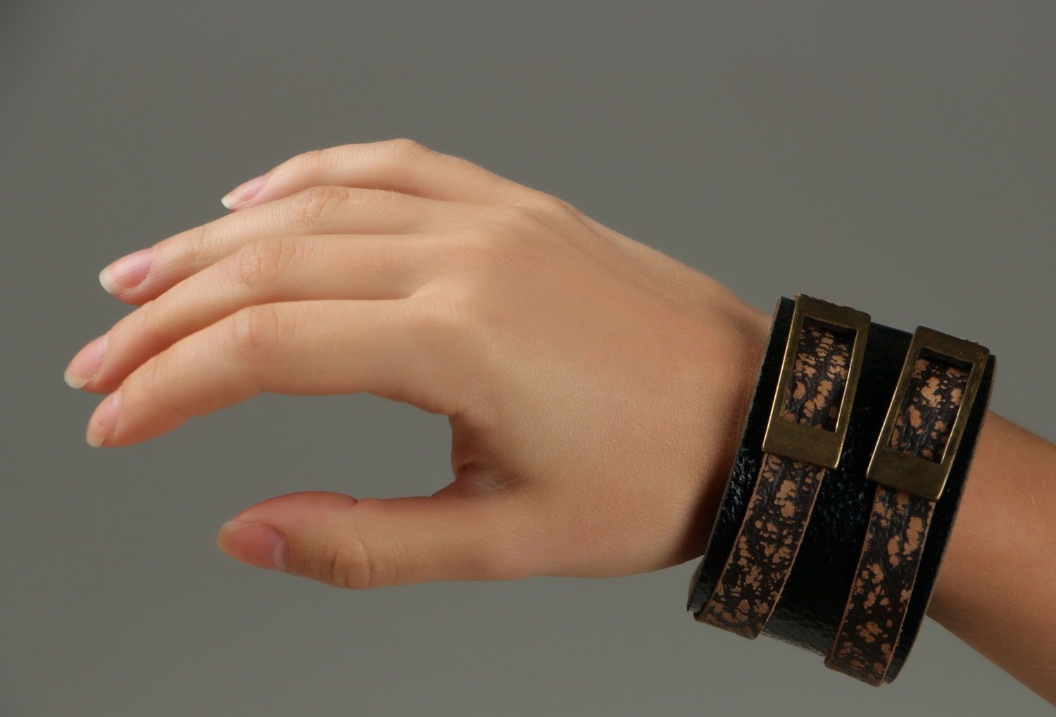 Bracelet en cuir fait main avec boucle en métal photo 5
