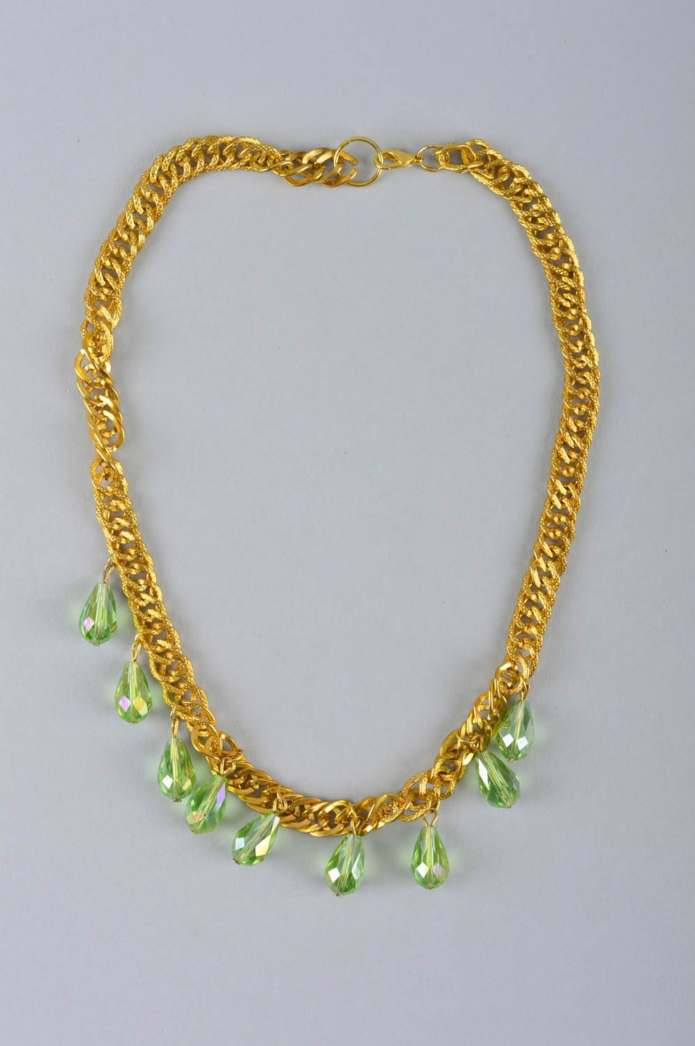 Collier chaîne avec cristaux verts Bijou fait main original Cadeau femme photo 2
