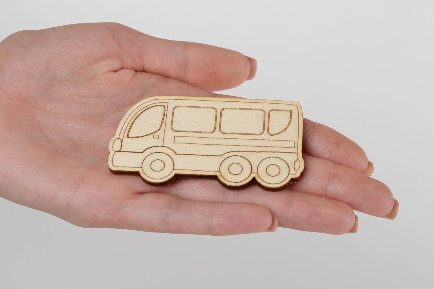 Miniaturen bemalen handgemacht Figur aus Holz Figur Deko Bus originell schön foto 2