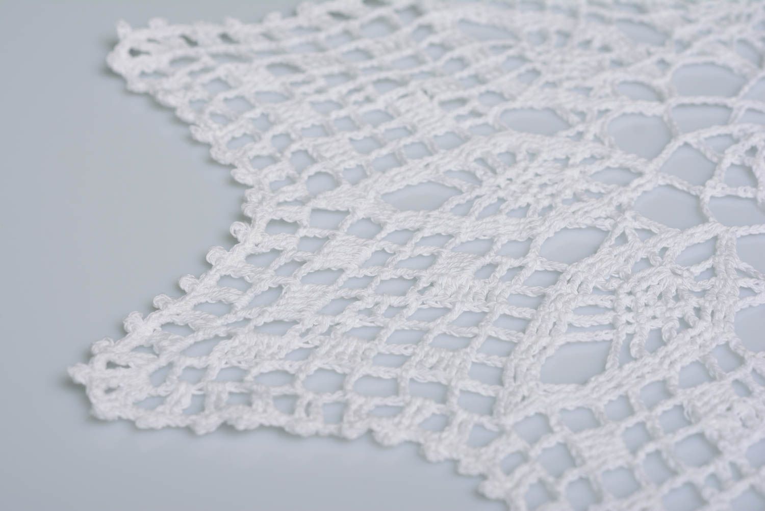 Grande serviette de table ajourée tricotée blanche décorative faite main photo 2
