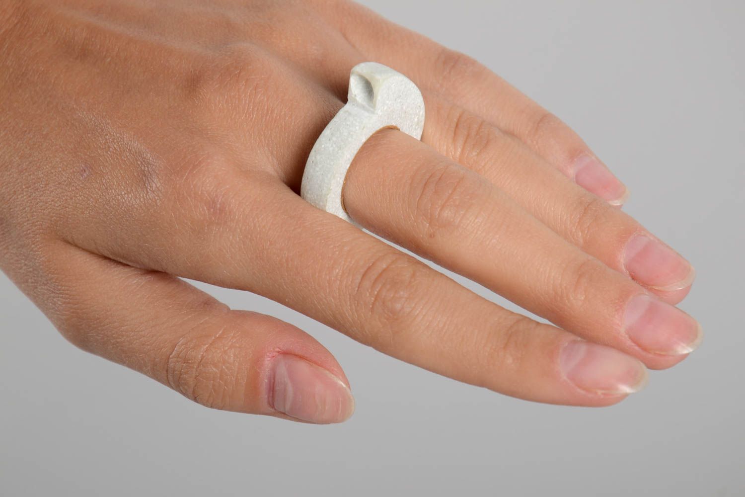 Кольцо ручной работы снежно белое кольцо из латуни женское кольцо перстень фото 3