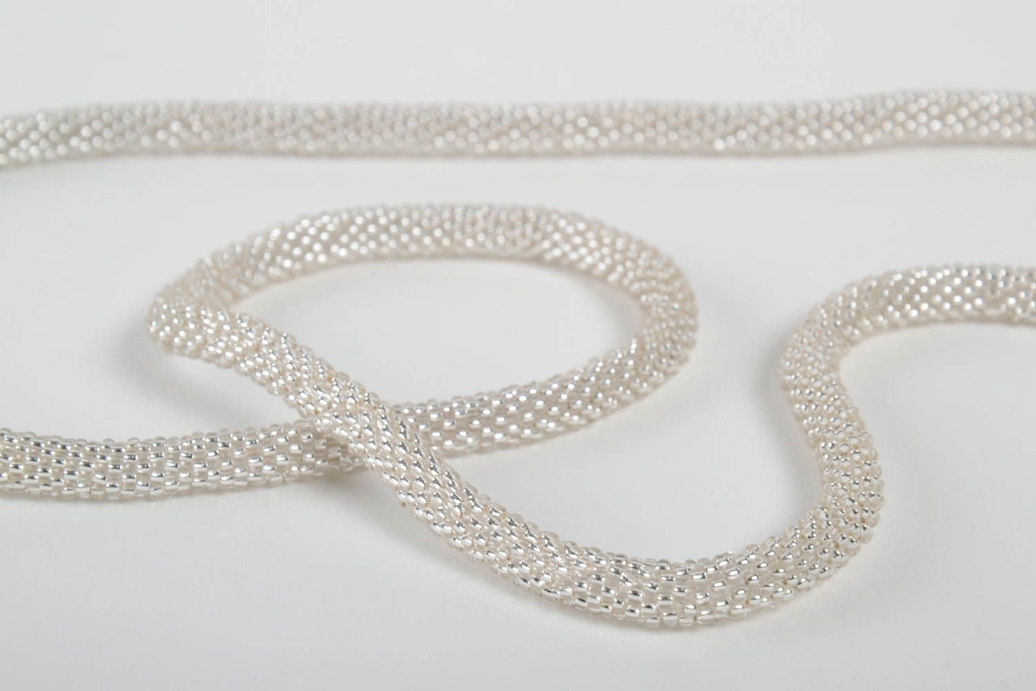 Collier spirale Bijou fait main blanc perles rocaille design Cadeau femme photo 5