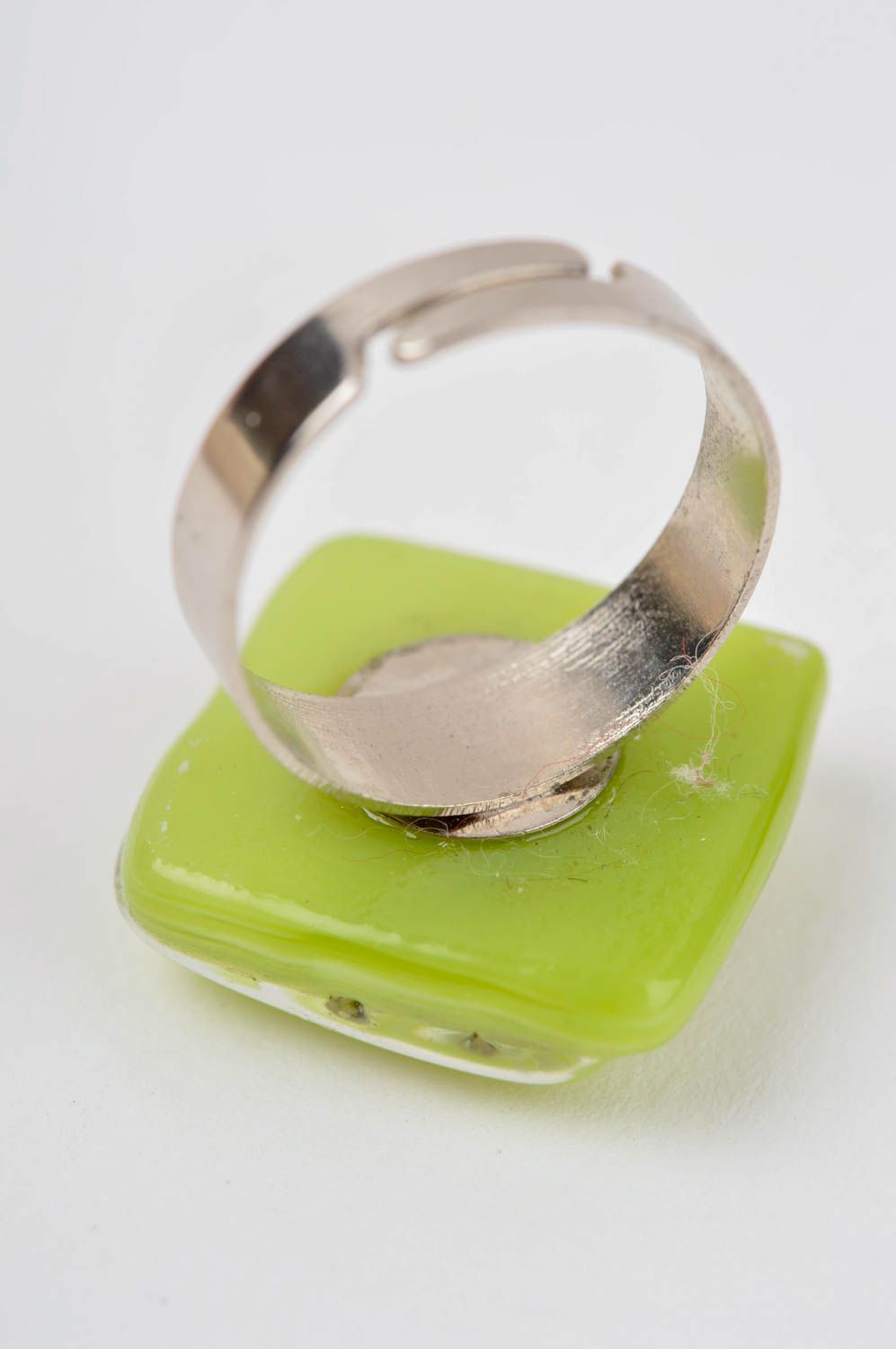 Кольцо ручной работы кольцо из стекла лаймового оттенка бижутерия из стекла фото 3