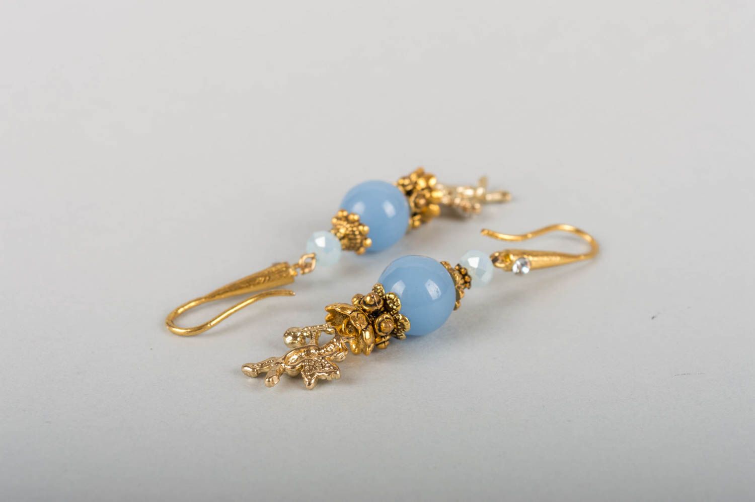 Boucles d'oreilles et collier bleus en pierres naturelles faits main 2 bijoux photo 5