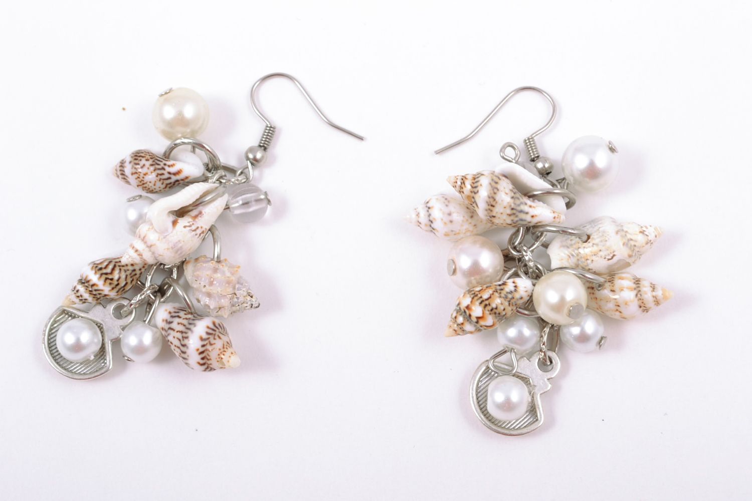 Dangle earrings with seashells photo 3