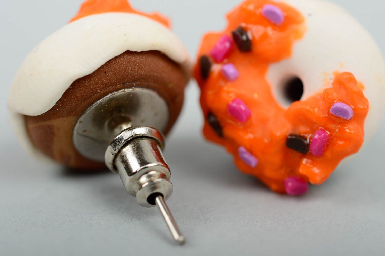 Handmade Damen Ohrstecker Designer Schmuck Donut Ohrringe aus Polymer Ton foto 2