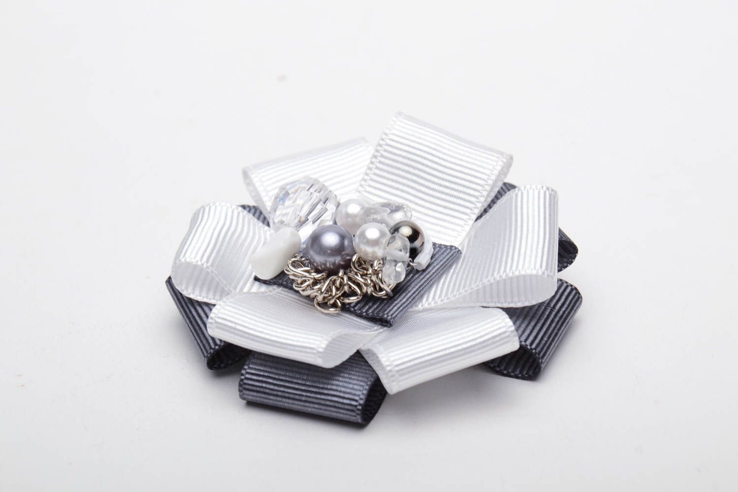 Textile brooch in the shape of ribbon bow photo 3
