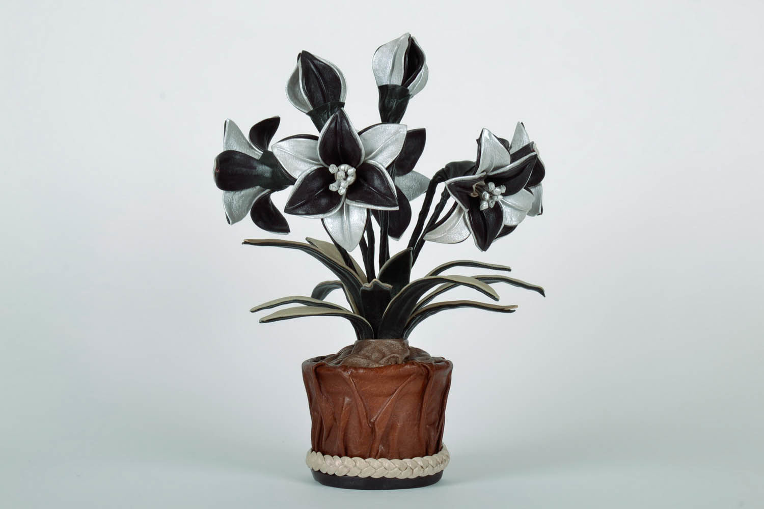 Leather flowers in a pot photo 2