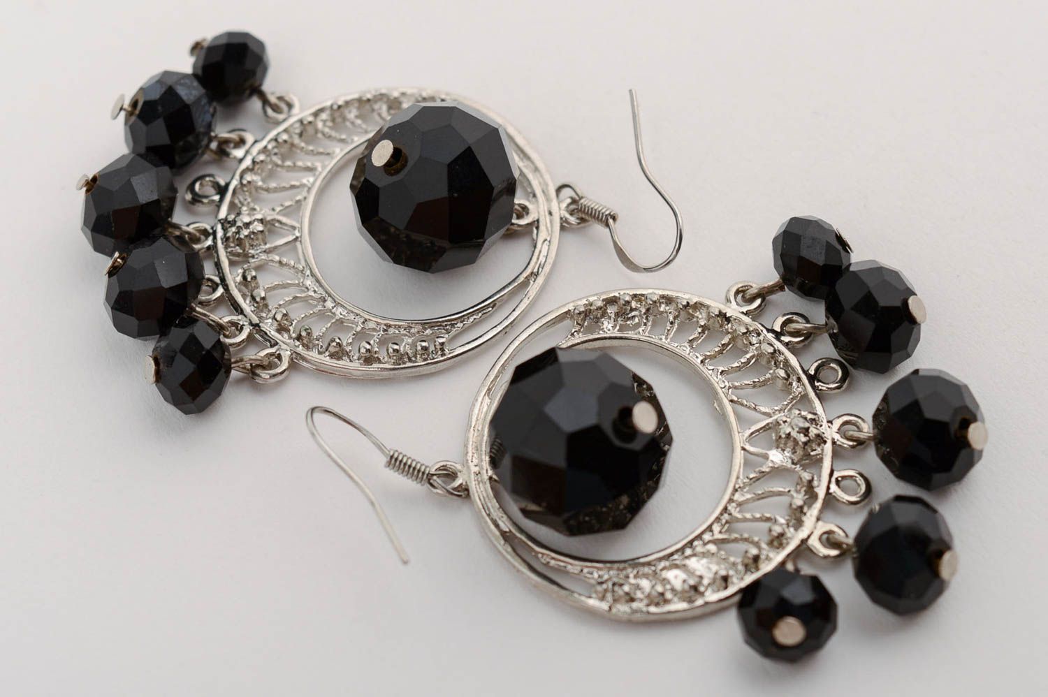 Boucles d'oreilles en cristal noir faites main pendantes bijou pour femme photo 4