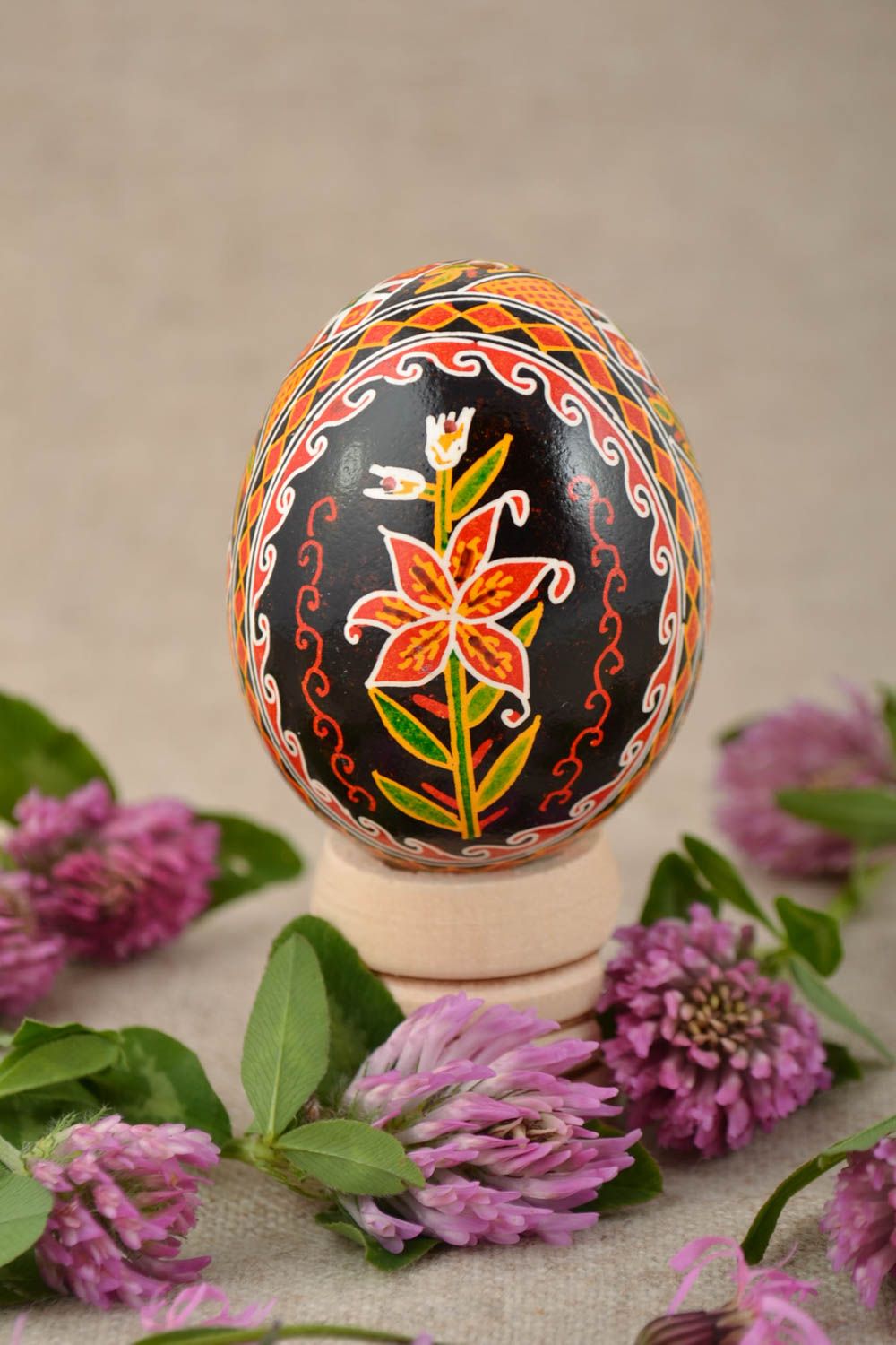 Oeuf de Pâques décoratif fait main original peint avec ornement souvenir photo 1