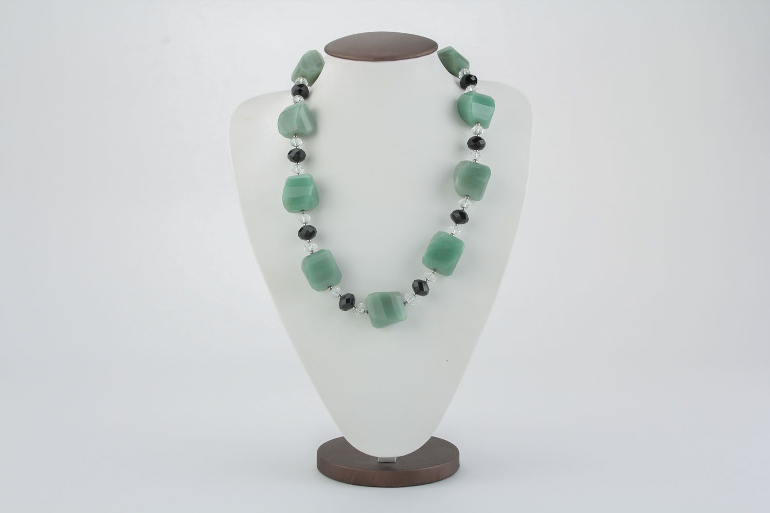 Necklace made of natural stones photo 1