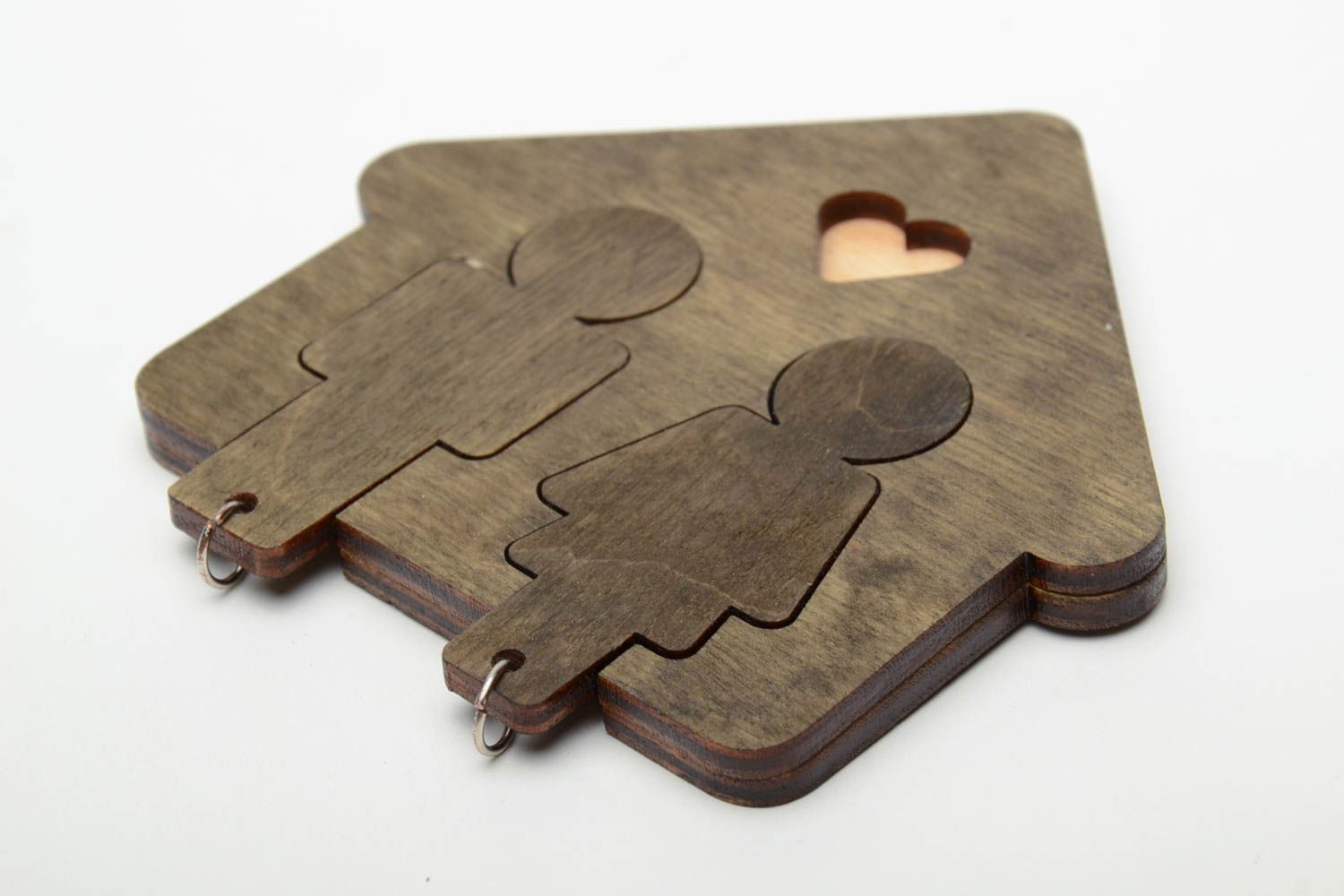Plywood key hanger in the shape of house photo 2