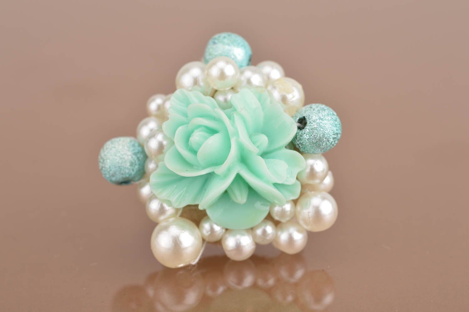 Minzgrüne Rose Ring aus Glasperlen und Perlen regulierbar handmade Schmuck  foto 2