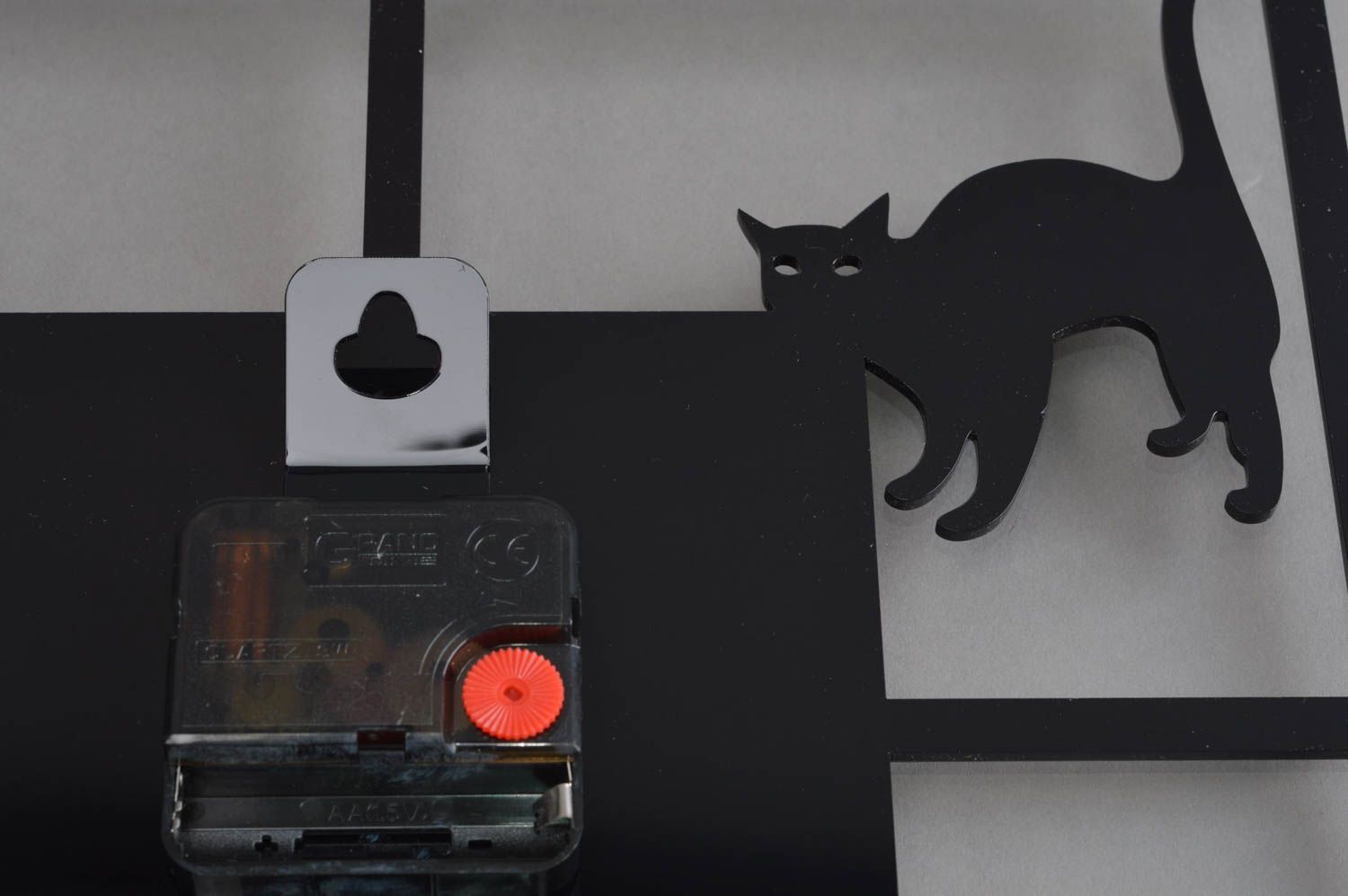 Horloge faite main en verre acrylique noire décoration carrée avec chats photo 5