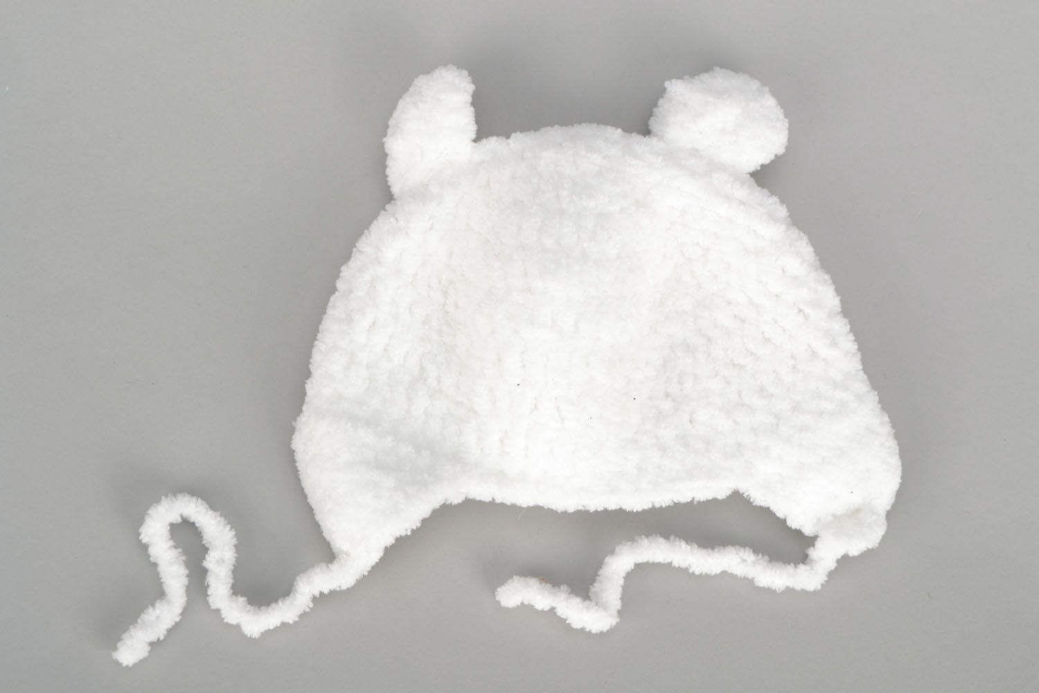 Bonnet blanc pour bébé tricoté au crochet photo 3