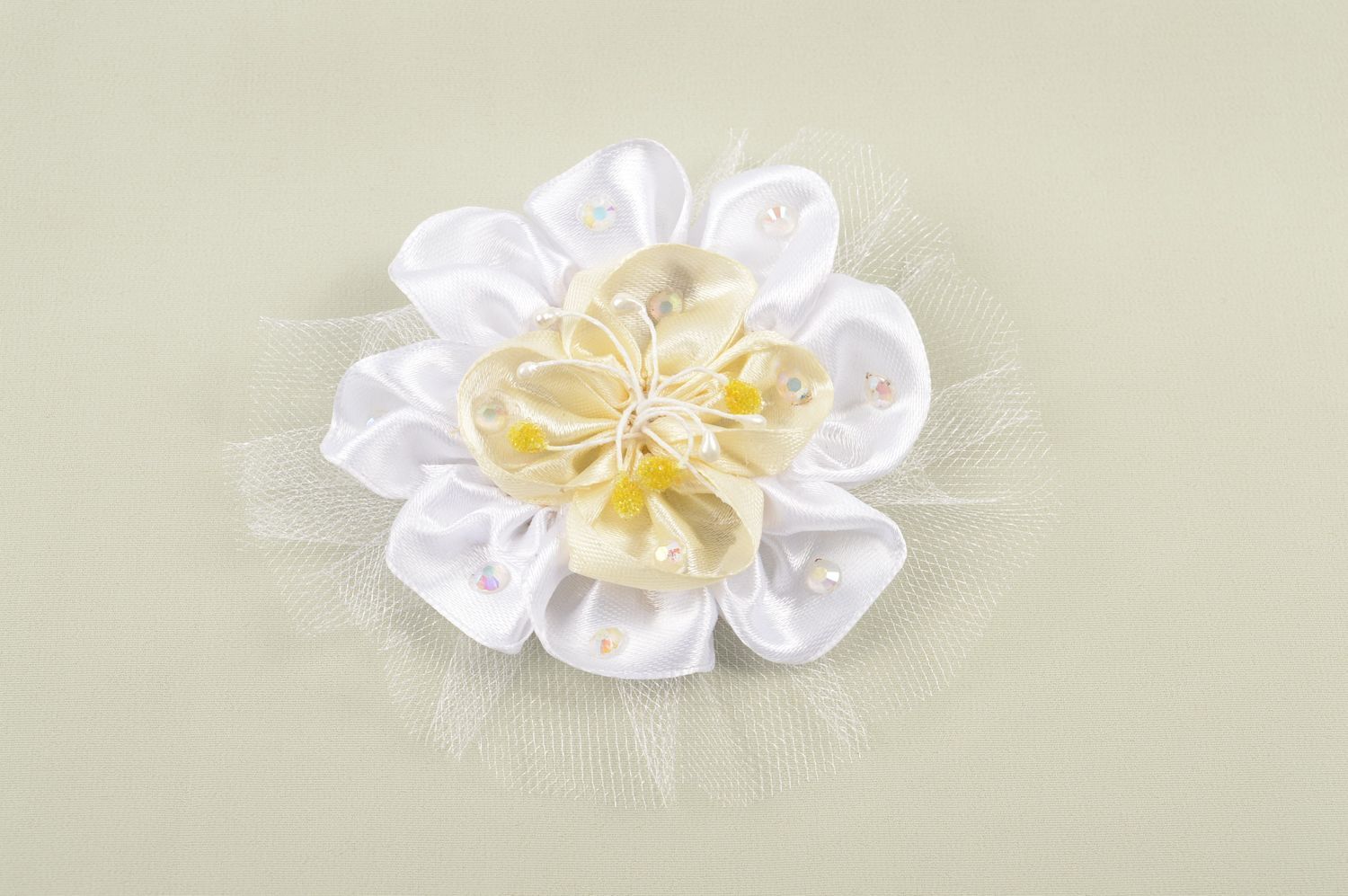 Pinza de pelo hecha a mano accesorio para niña regalo original Flor blanca foto 1