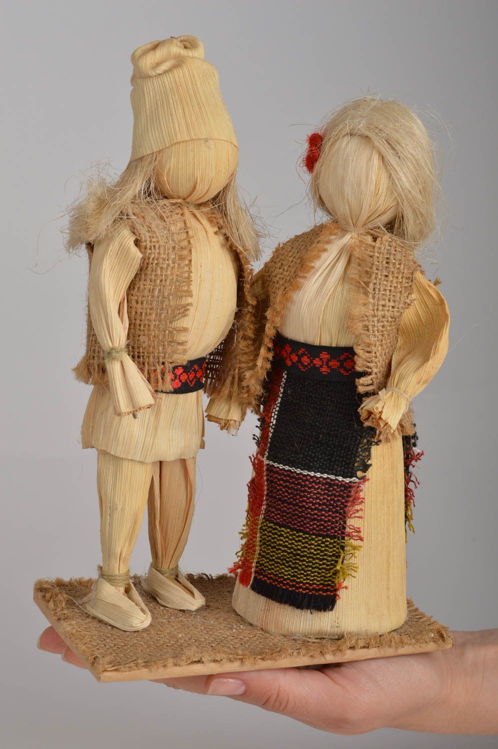 Handmade cute set of statuettes made of corn leaves and sackcloth Parents photo 5