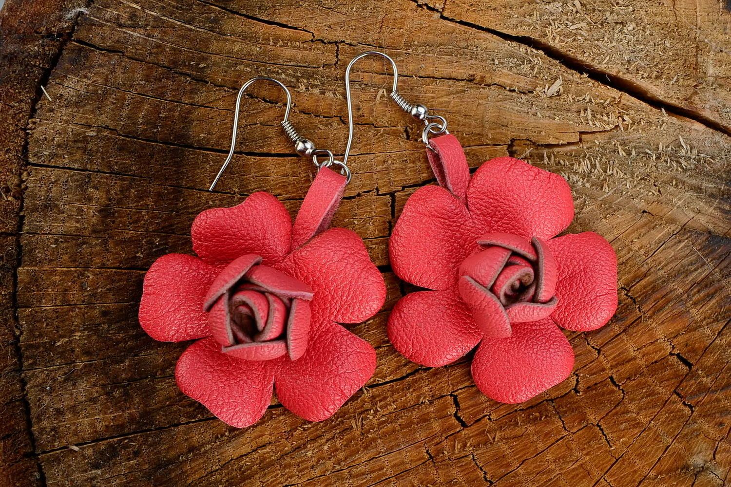 Leather earrings in the form of a flower photo 2