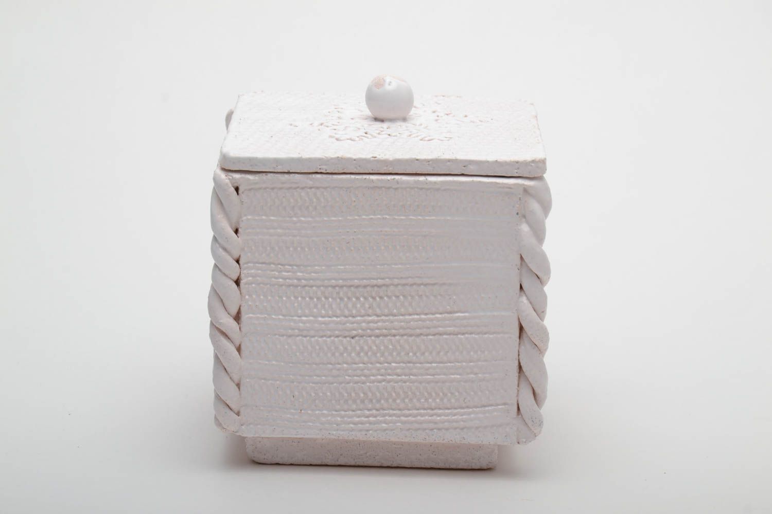 Square ceramic jewelry box of white color photo 2