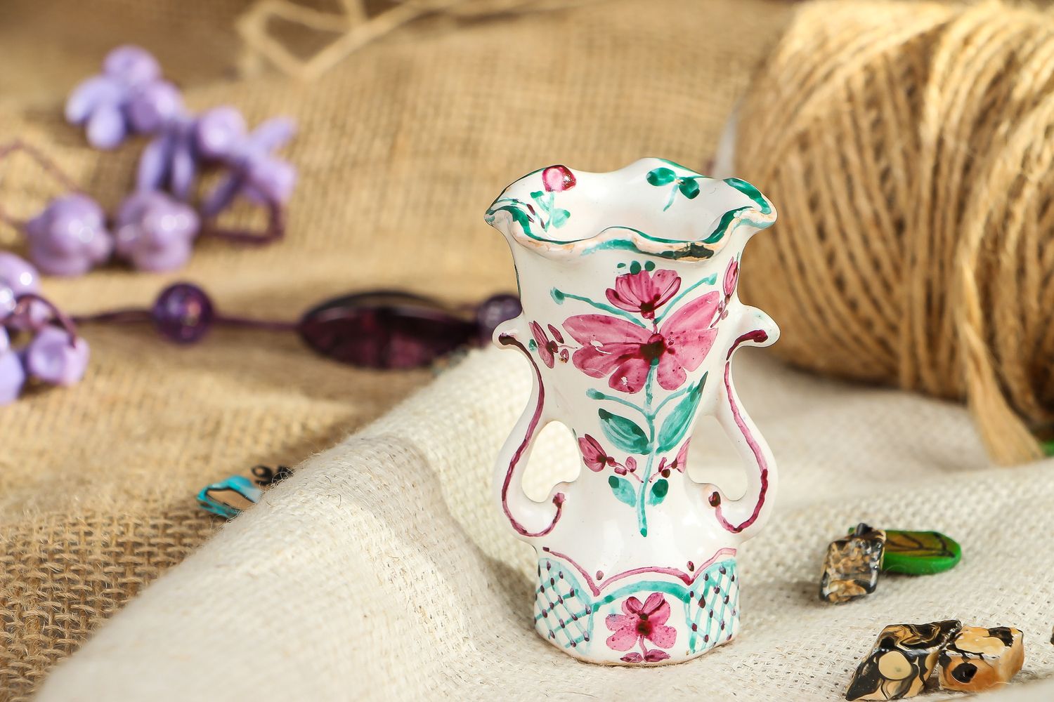 Мини вазочки. Маленькая вазочка. Керамические вазочки маленькие. Маленькая вазочка для цветов. Маленькая вазочка из глины.