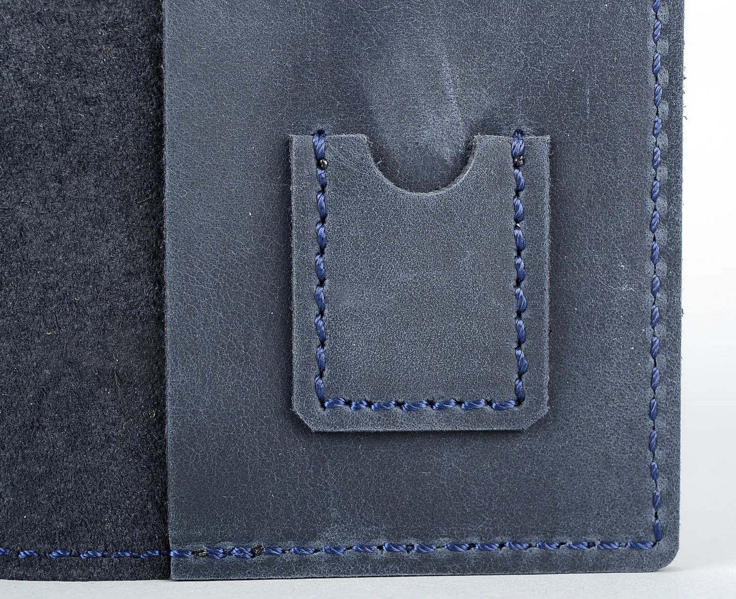 Capa azul em couro para passaporte foto 3