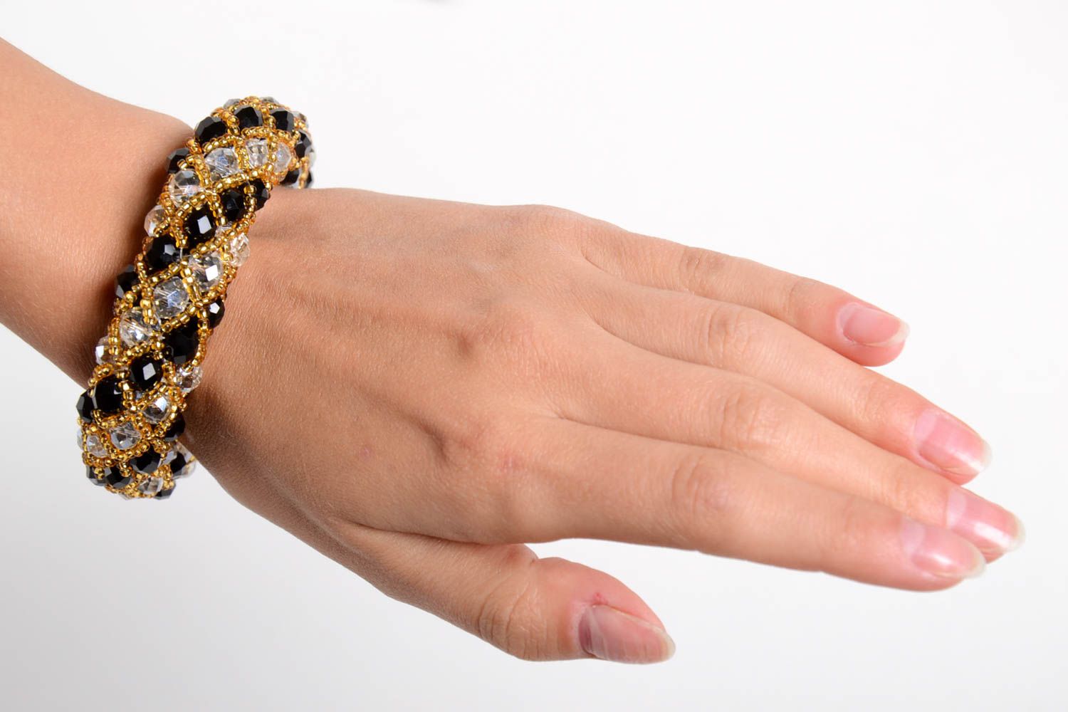 Bracelet fait main Bijou fantaisie en perles de rocaille noir-doré Cadeau femme photo 2
